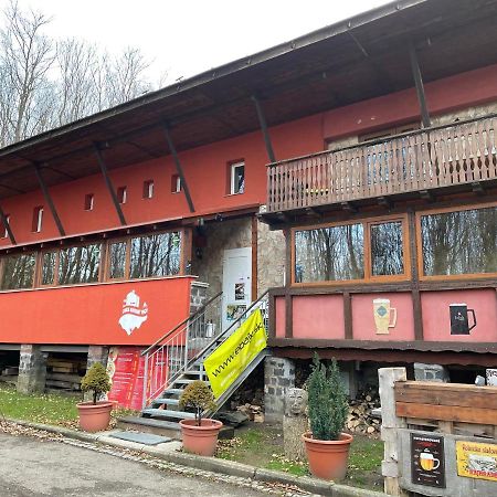 Chata Korenný vrch Pezinská Baba Pezinok Exteriér fotografie