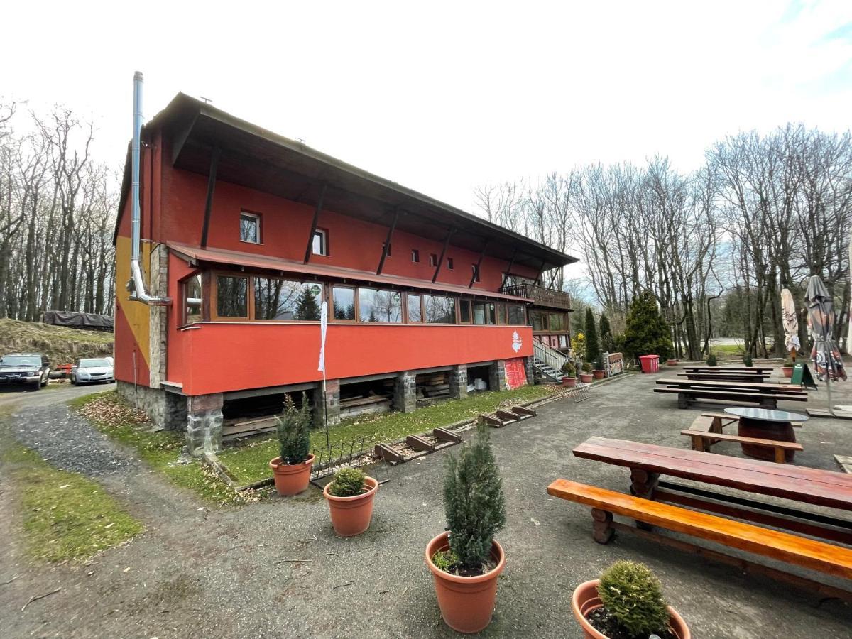 Chata Korenný vrch Pezinská Baba Pezinok Exteriér fotografie